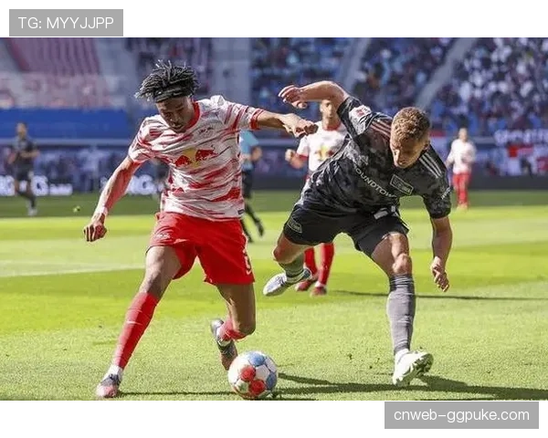 实时：弗赖堡vs波鸿上演进球大战，半场比分3-2